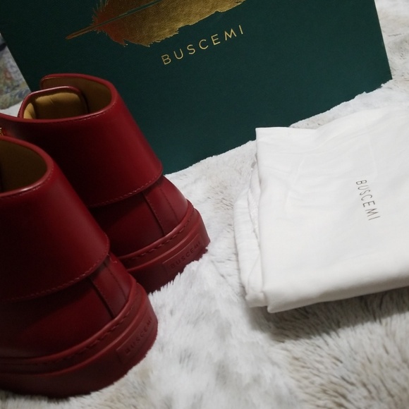 Women Buscemi - Picture 6 of 8